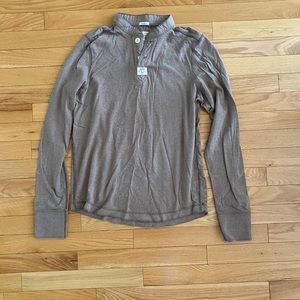 Long sleeve shirts: Abercrombie